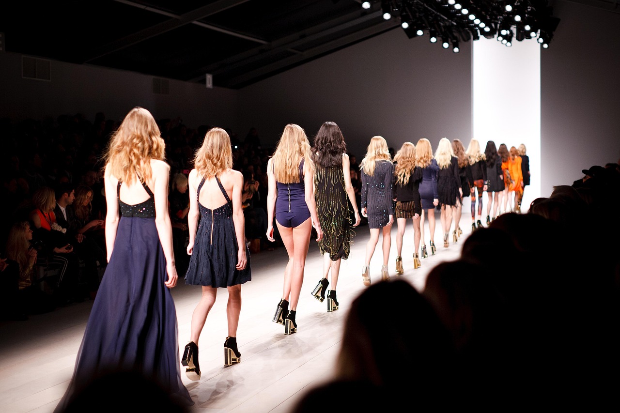 Trend Moda İçin Dolabınızda Olması Gereken Temel Parçalar